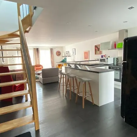 T3 Terrasse Centre Et *